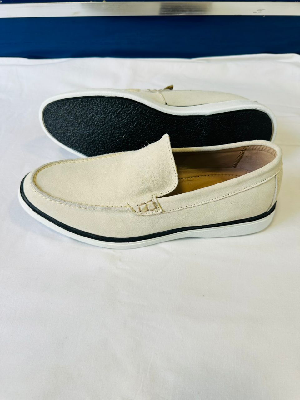 Chaussure Alden daim blanc